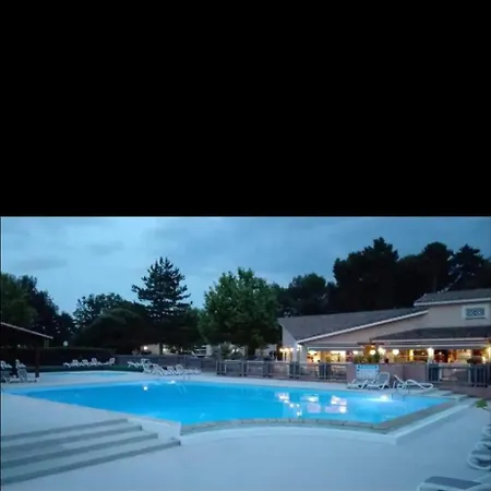 Maison Dans Village De 5 Pers Climatise Piscine Ferienhaus Gaujac (Gard)