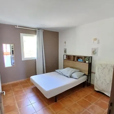 Hébergement de vacances Maison De Vacance 5 Pers Climatisé Piscine